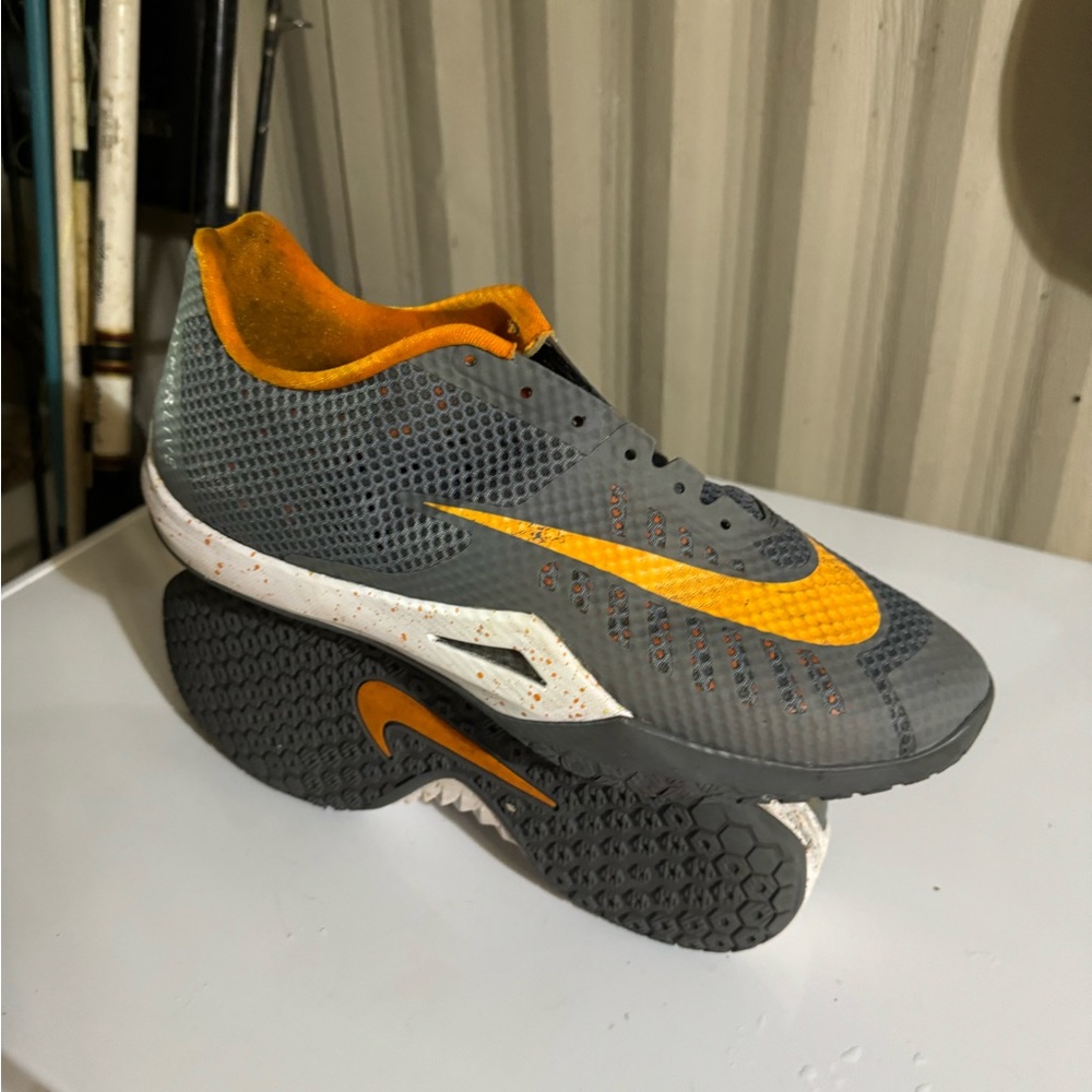 Nike hyperlive